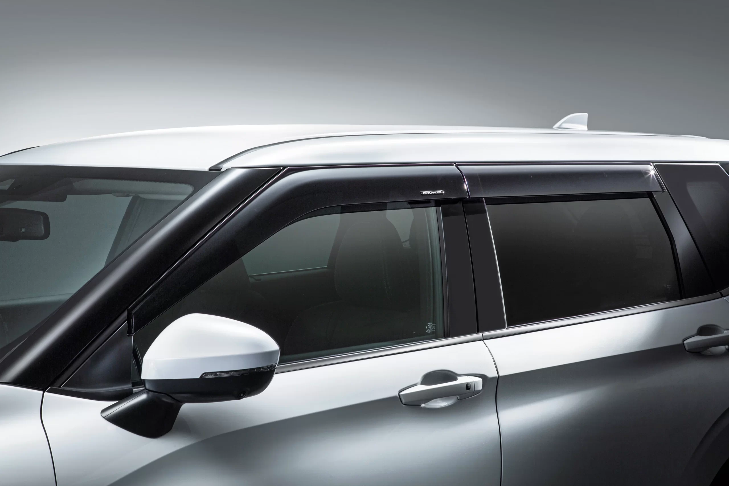 SIDE WINDOW DEFLECTORS - TINTED