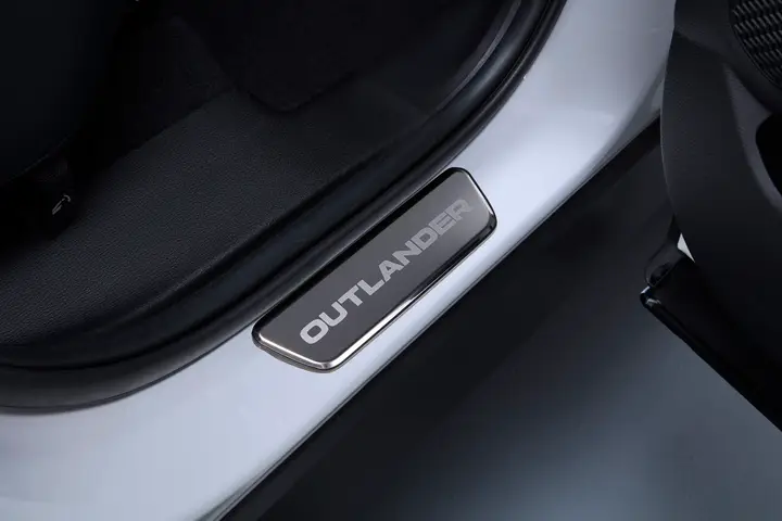 Scuff plates Rr MZ527623EX OUTLANDER